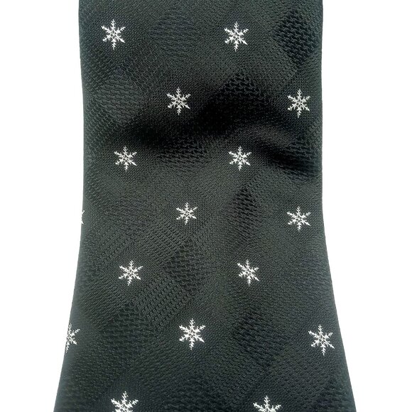 Men's Tie Hallmark Holiday Traditions Black White Snowflake Pattern Winter Tie - Picture 4 of 12